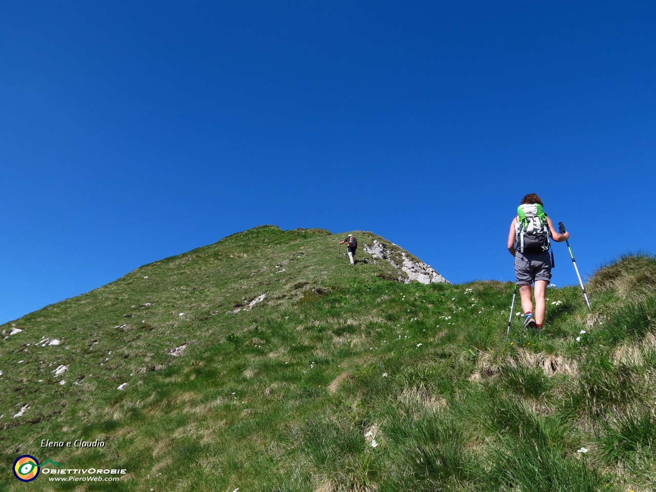 10 Saliamo alla cima Leten mt 2095.JPG